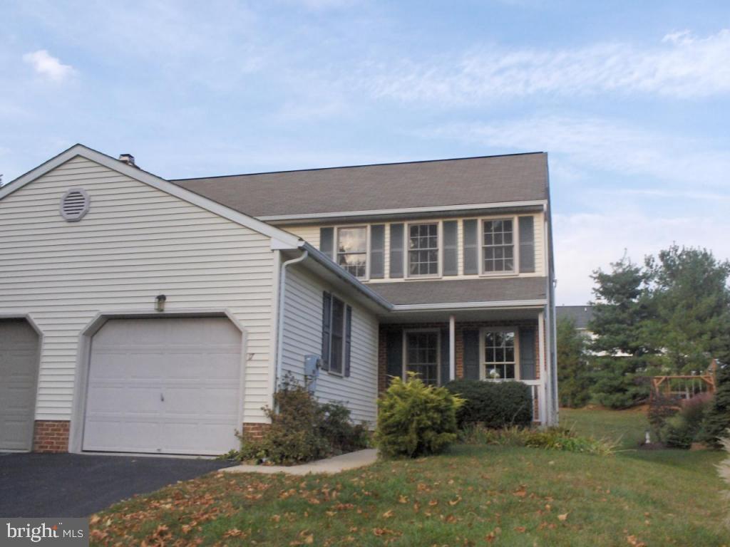17 Greythorne Road Lancaster, PA 17603 - Photo 1 of 20 Gallery Image 1