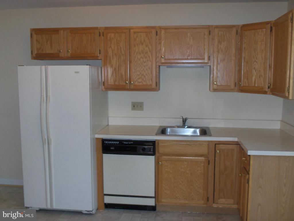 17 Greythorne Road Lancaster, PA 17603 - Photo 14 of 20 Gallery Image 14