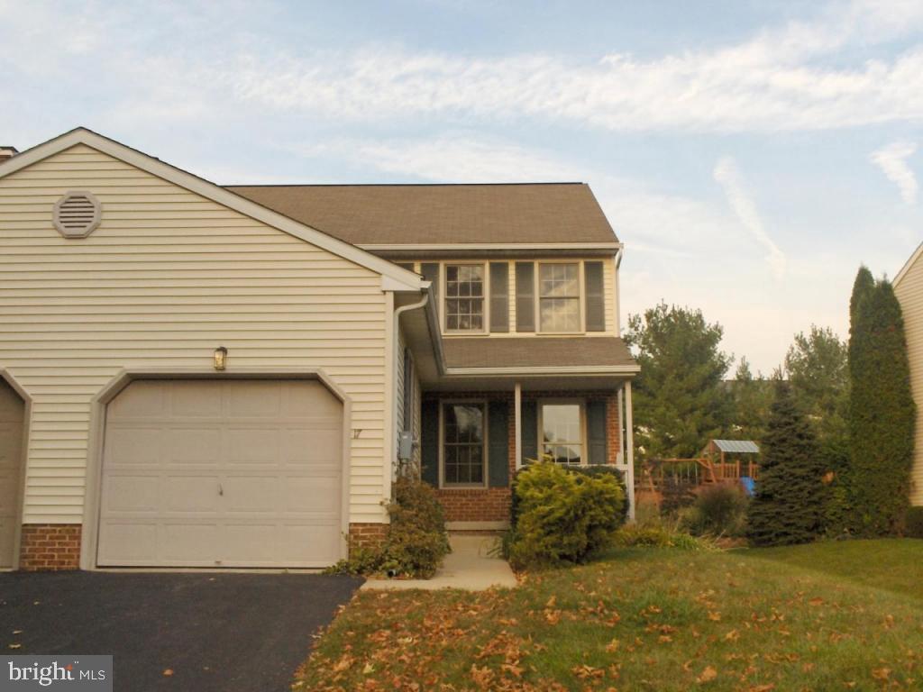 17 Greythorne Road Lancaster, PA 17603 - Photo 2 of 20 Gallery Image 2