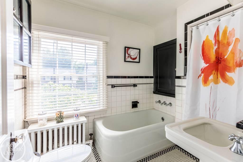 269 McMillan Road Grosse Pointe, MI 48236 - Photo 21 of 42 50017133-20.JPG