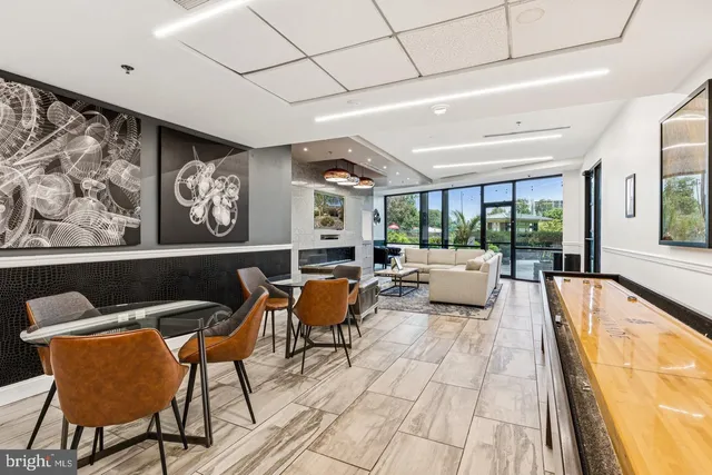 $1,950 | 5225 Pooks Hill Road, Unit 116N, Bethesda, MD 20814