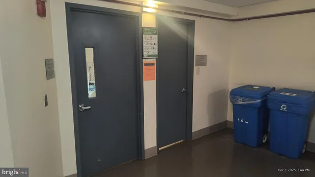 $1,950 | 5225 Pooks Hill Road, Unit 116N, Bethesda, MD 20814