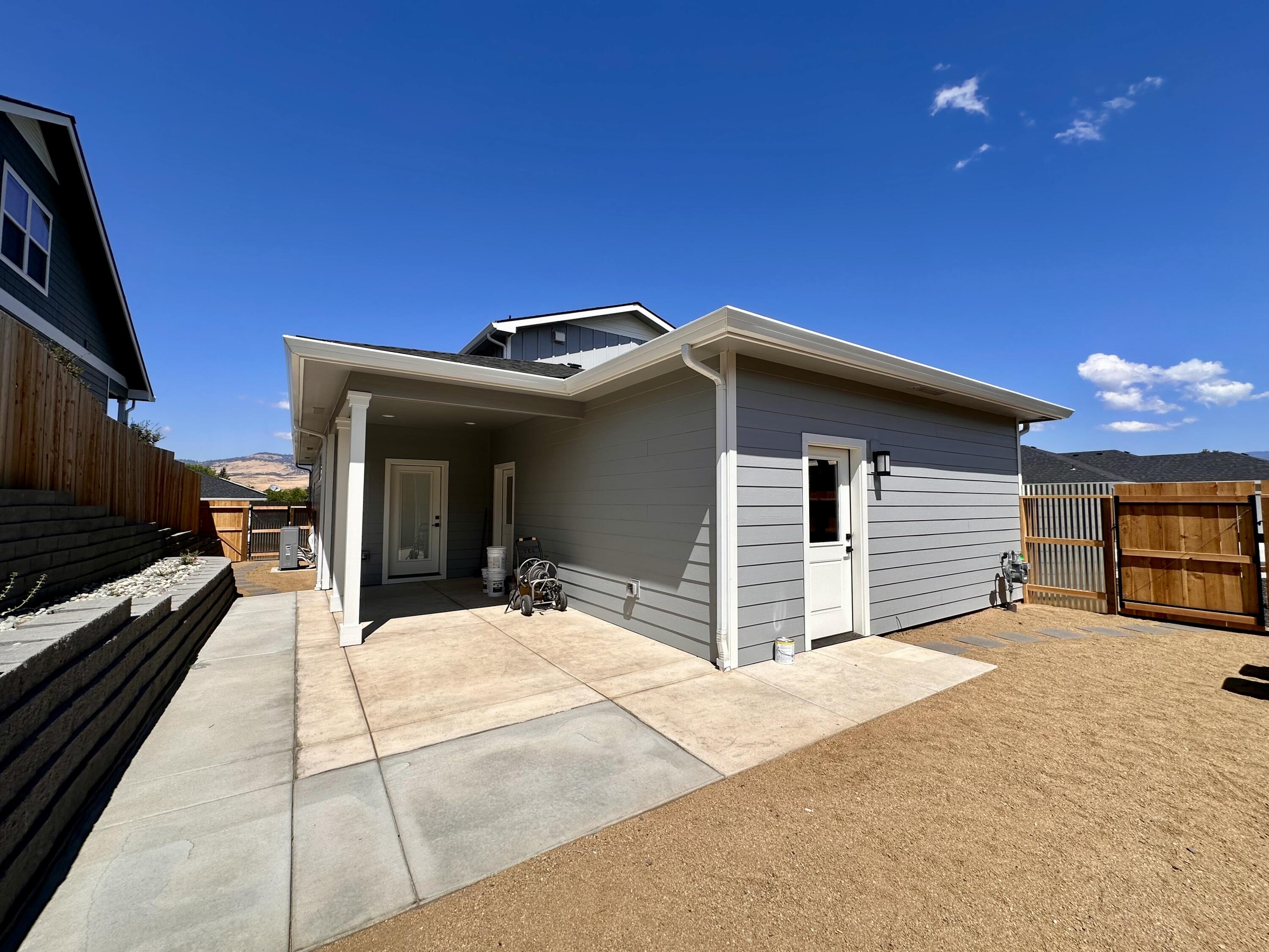 380 Randy Street Ashland, OR 97520 - Photo 36 of 43 Back Patio/Yard