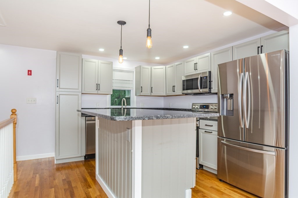 12 Putnam Road Billerica, MA 01821 - Photo 3 of 34