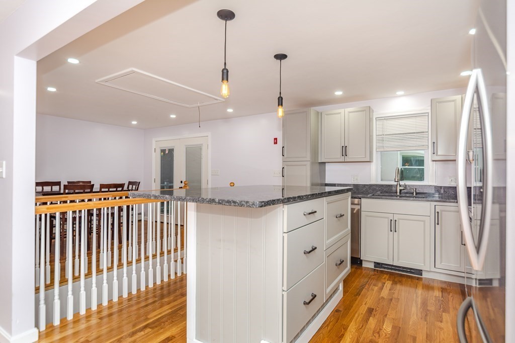 12 Putnam Road Billerica, MA 01821 - Photo 4 of 34
