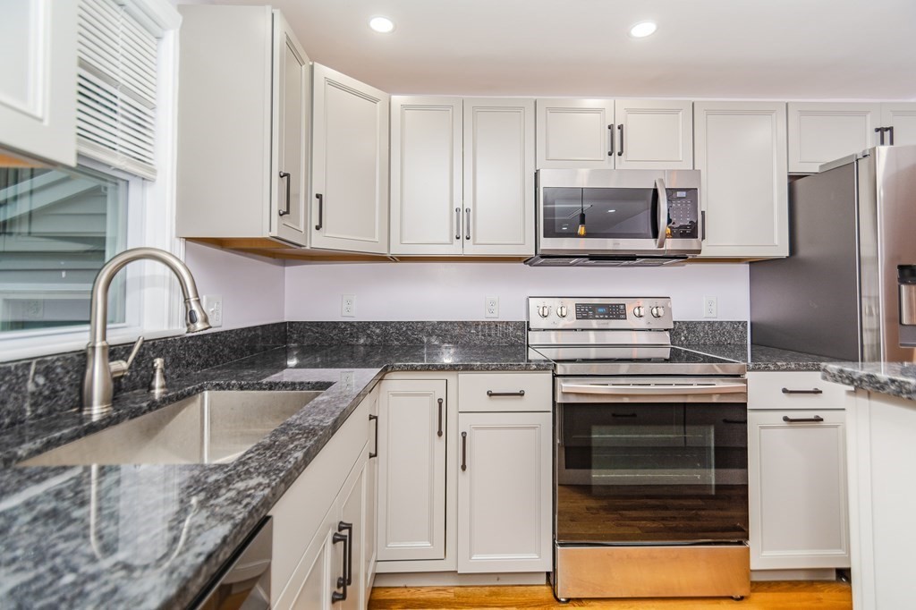 12 Putnam Road Billerica, MA 01821 - Photo 6 of 34