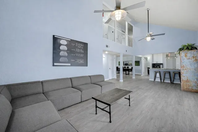 $499,900 | 827 Briarcliff Drive, San Antonio, TX 78213