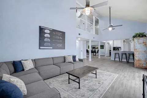 $475,000 | 827 Briarcliff Drive, San Antonio, TX 78213