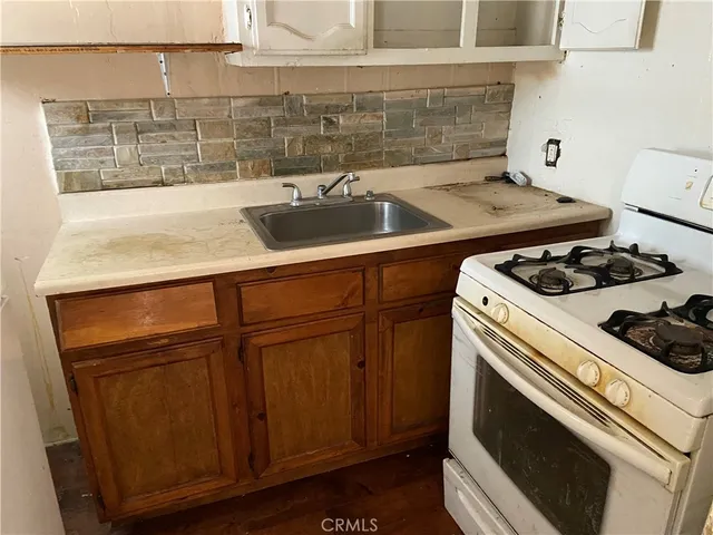 $425,000 | 12106 South Willowbrook Avenue, Compton, CA 90222