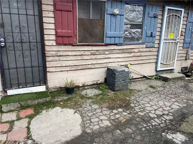 $425,000 | 12106 South Willowbrook Avenue, Compton, CA 90222