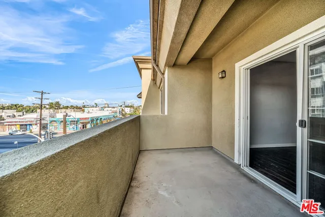 $2,195 | 1408 West Washington Boulevard, Unit 304, Los Angeles, CA 90007