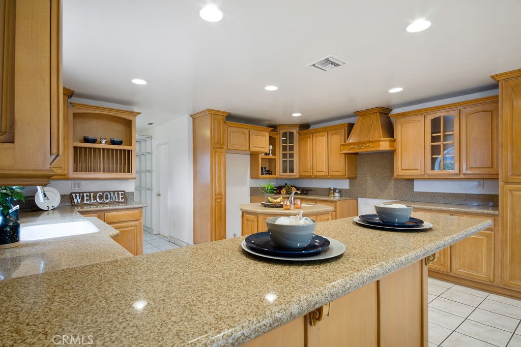 5323 Cogswell Road El Monte, CA 91732 - Photo 8 of 64 Kitchen Front House
