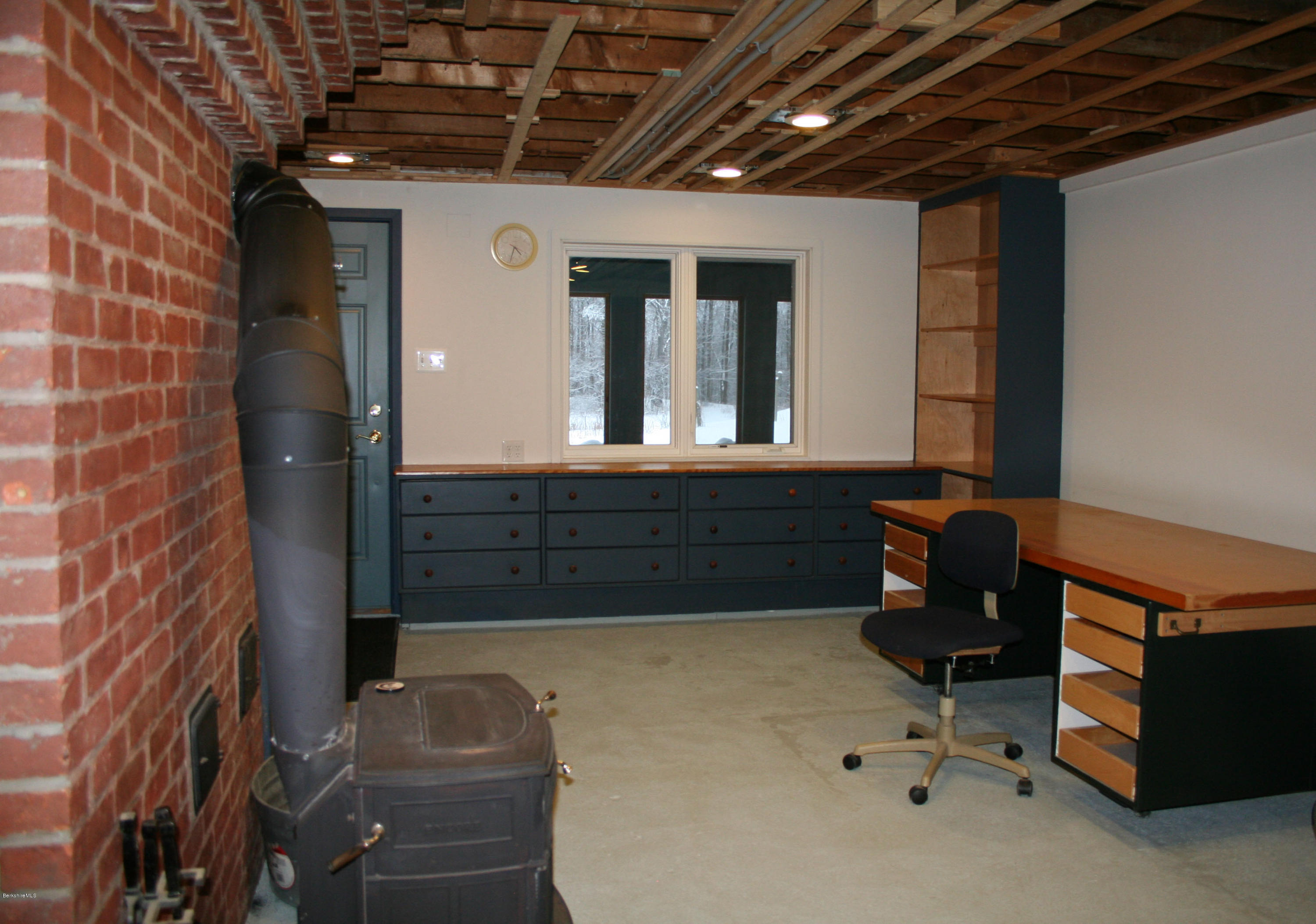945 State Road Richmond, MA 01254 - Photo 20 of 32 a workspace with furniture and window