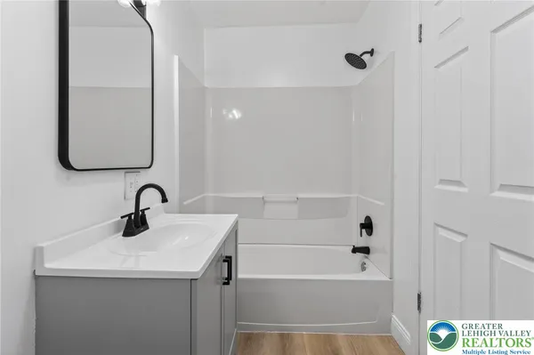 $219,900 | 40 West Garibaldi Avenue, Nesquehoning, PA 18240