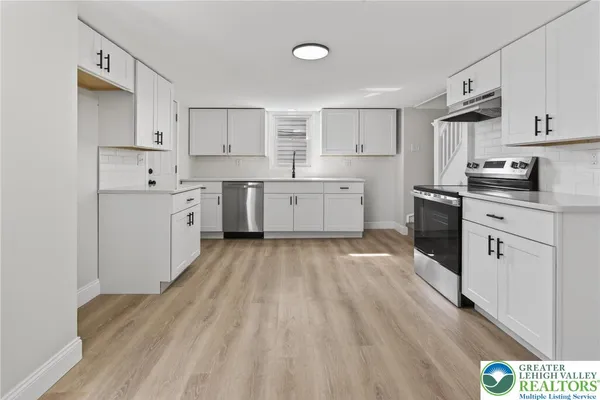 $219,900 | 40 West Garibaldi Avenue, Nesquehoning, PA 18240