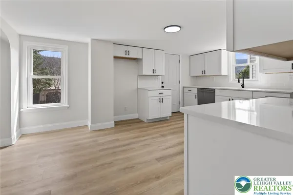 $219,900 | 40 West Garibaldi Avenue, Nesquehoning, PA 18240