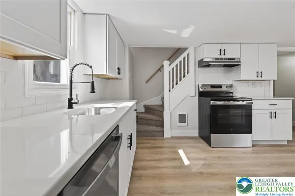 $219,900 | 40 West Garibaldi Avenue, Nesquehoning, PA 18240