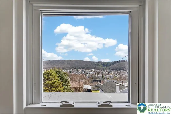 $219,900 | 40 West Garibaldi Avenue, Nesquehoning, PA 18240