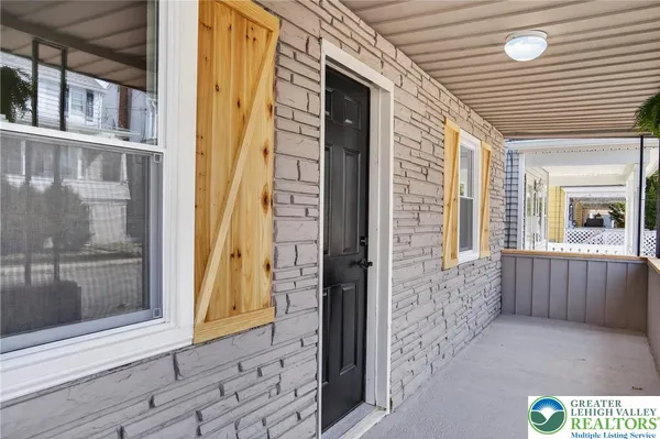 $219,900 | 40 West Garibaldi Avenue, Nesquehoning, PA 18240