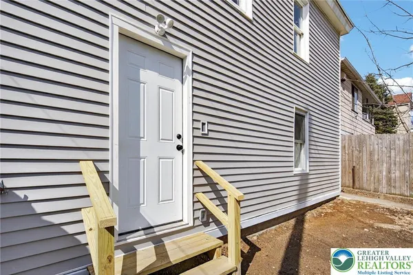 $219,900 | 40 West Garibaldi Avenue, Nesquehoning, PA 18240