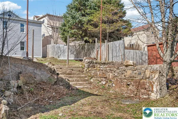 $219,900 | 40 West Garibaldi Avenue, Nesquehoning, PA 18240