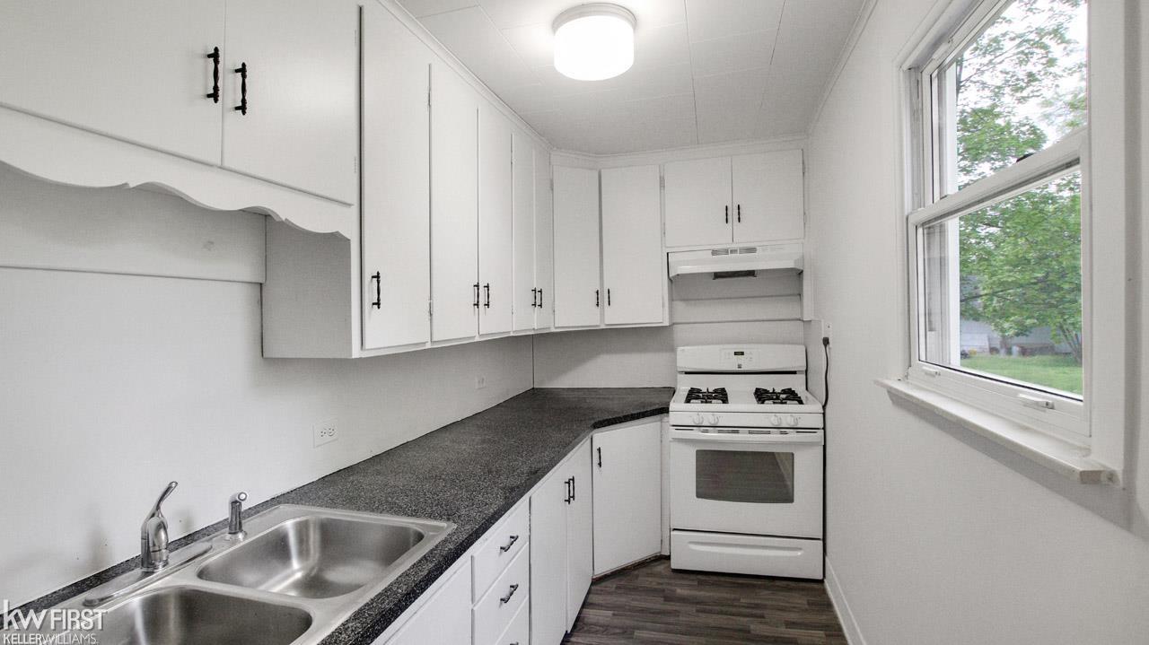 2128 Utley Road Flint, MI 48507 - Photo 8 of 20