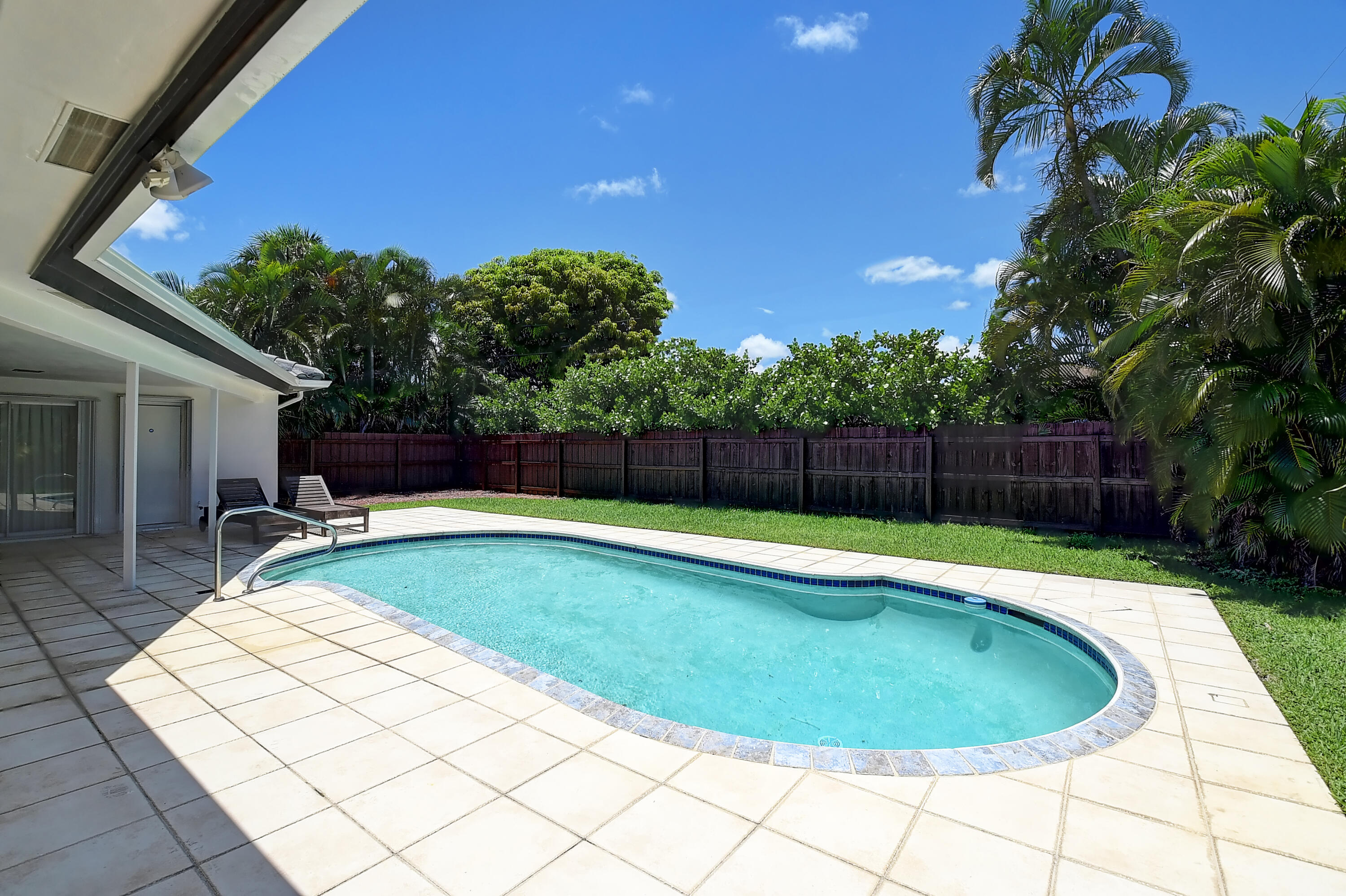 501 Northwest 15th Court Boca Raton, FL 33486 - Photo 19 of 20 27_dsc_4998_4999_5000_5001_5002