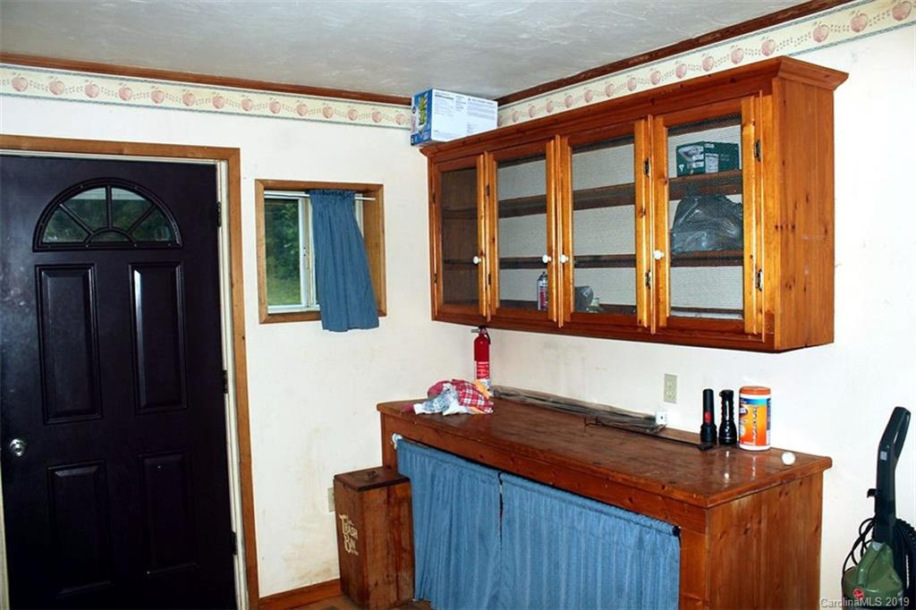 444 Hickory Cove Road Bryson City, NC 28713 - Photo 12 of 42 Gallery Image 12