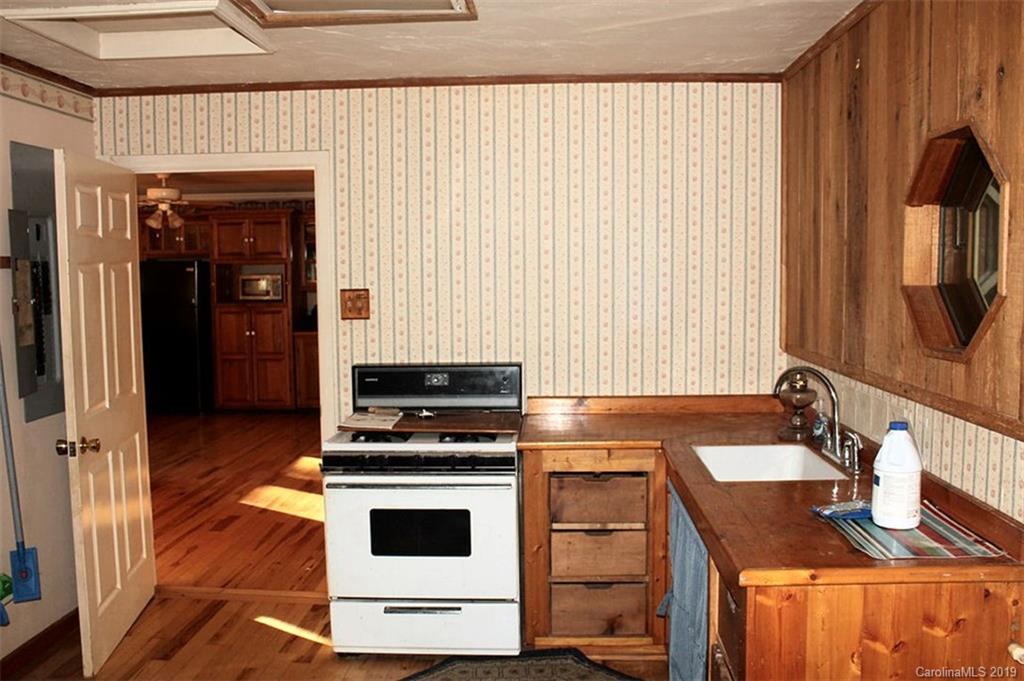 444 Hickory Cove Road Bryson City, NC 28713 - Photo 13 of 42 Gallery Image 13