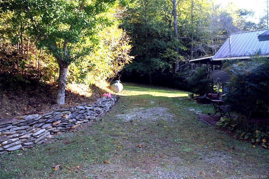 444 Hickory Cove Road Bryson City, NC 28713 - Photo 21 of 42 Gallery Image 21
