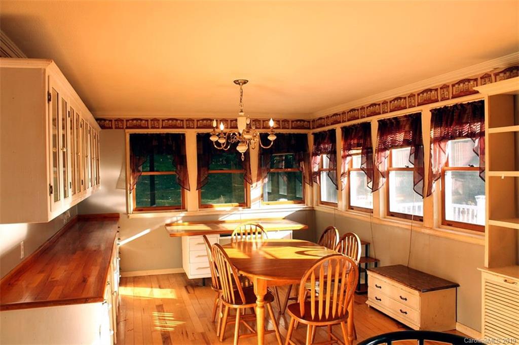 444 Hickory Cove Road Bryson City, NC 28713 - Photo 5 of 42 Gallery Image 5