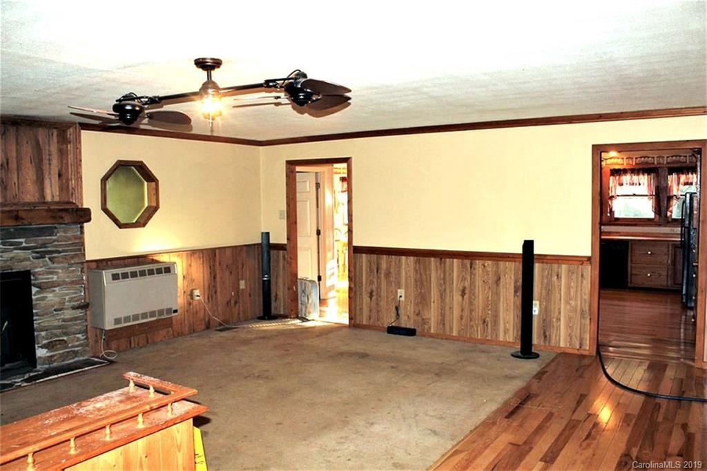 444 Hickory Cove Road Bryson City, NC 28713 - Photo 10 of 42 Gallery Image 10