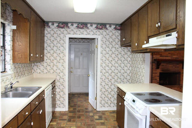 118 Montclair Loop Daphne, AL 36526 - Photo 7 of 20 Kitchen