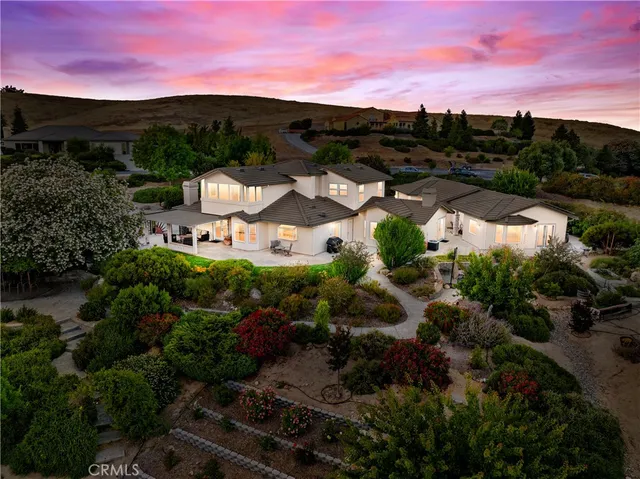 $2,050,000 | 2035 Calle Pattito, Templeton, CA 93465