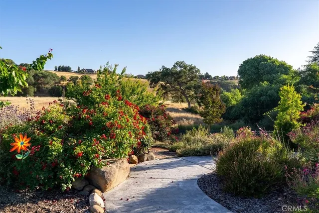 $2,050,000 | 2035 Calle Pattito, Templeton, CA 93465