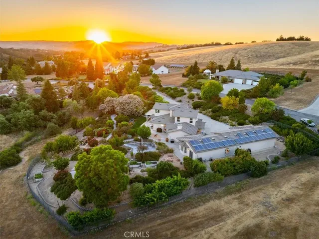 $2,050,000 | 2035 Calle Pattito, Templeton, CA 93465