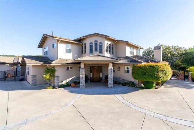 $2,050,000 | 2035 Calle Pattito, Templeton, CA 93465