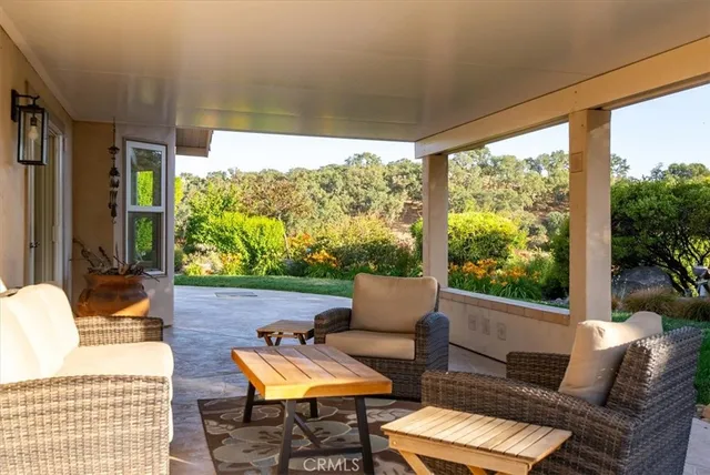 $2,050,000 | 2035 Calle Pattito, Templeton, CA 93465