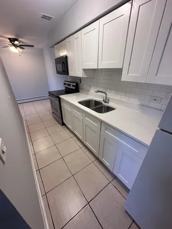$900 | 5117 South Western Boulevard, Unit 2B7, Chicago, IL 60609