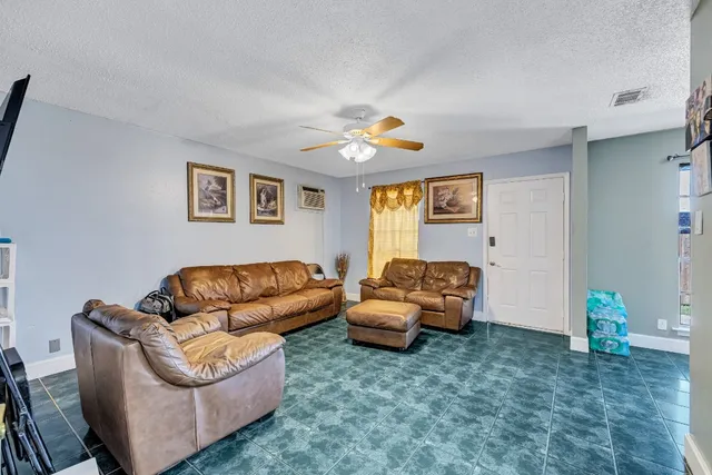 $525,000 | 205 Liverpool Drive, Austin, TX 78745