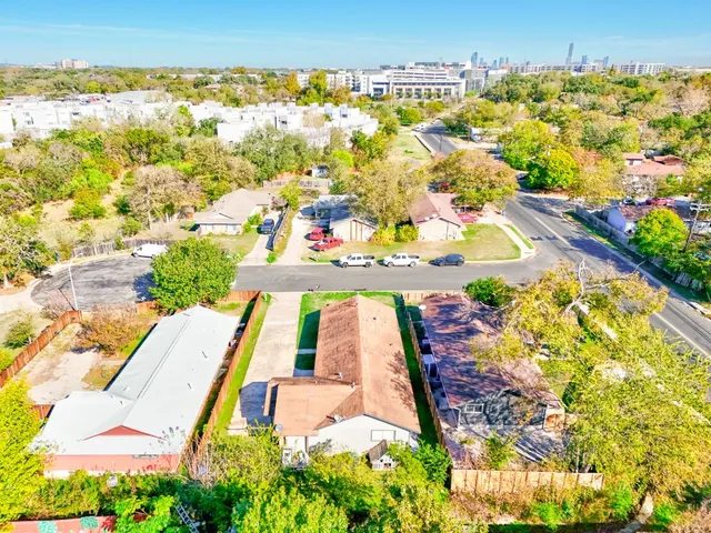 $525,000 | 205 Liverpool Drive, Austin, TX 78745