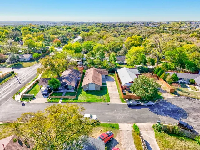 $525,000 | 205 Liverpool Drive, Austin, TX 78745