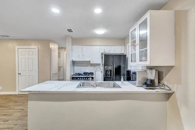 $525,000 | 205 Liverpool Drive, Austin, TX 78745