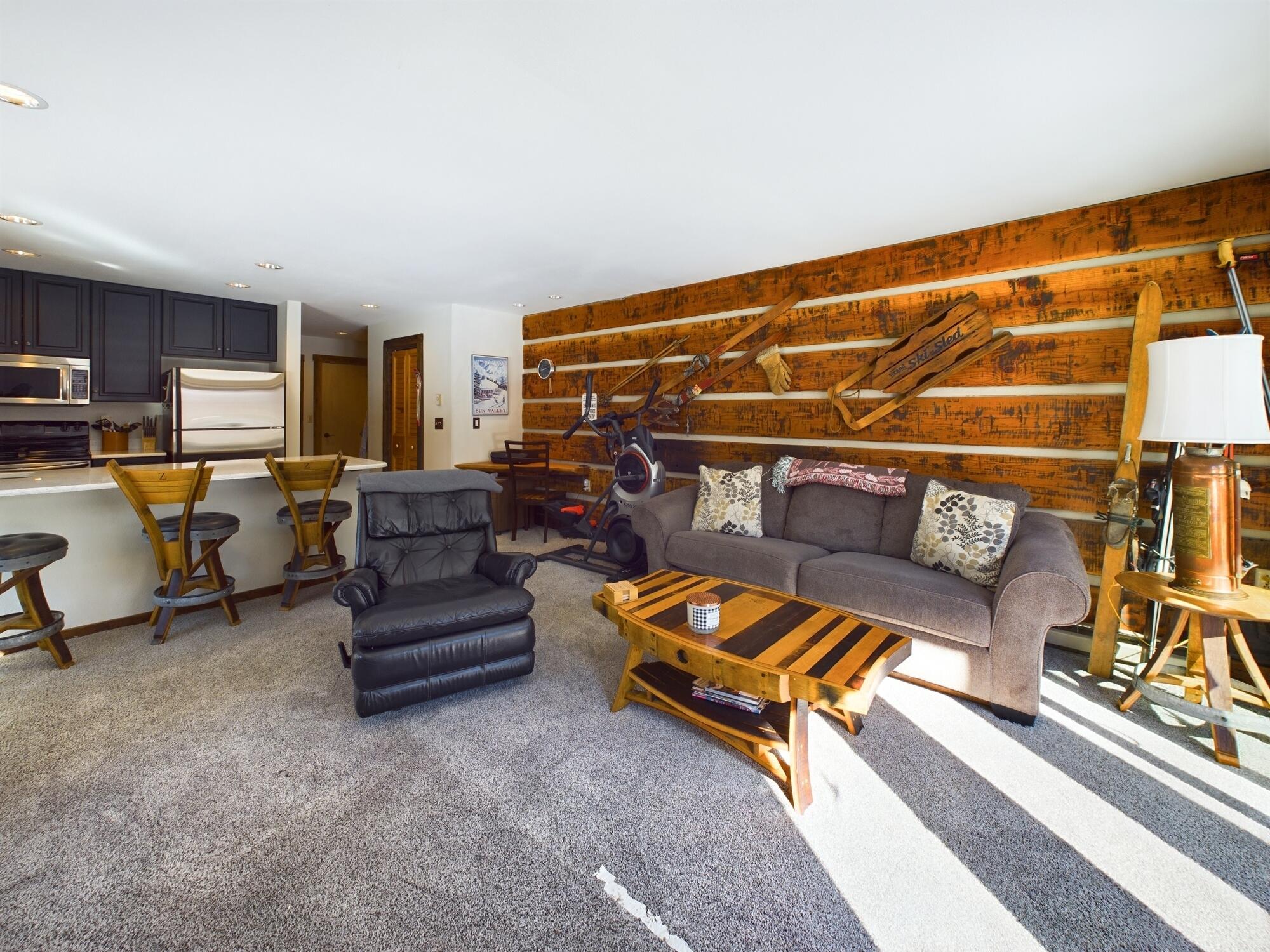 220 Picabo Street, Unit 4A Ketchum, ID 83340 - Photo 9 of 25 220 Picabo St 4A