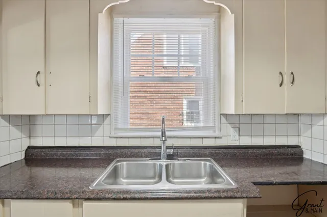 $75,900 | 19608 Buffalo Street, Detroit, MI 48234