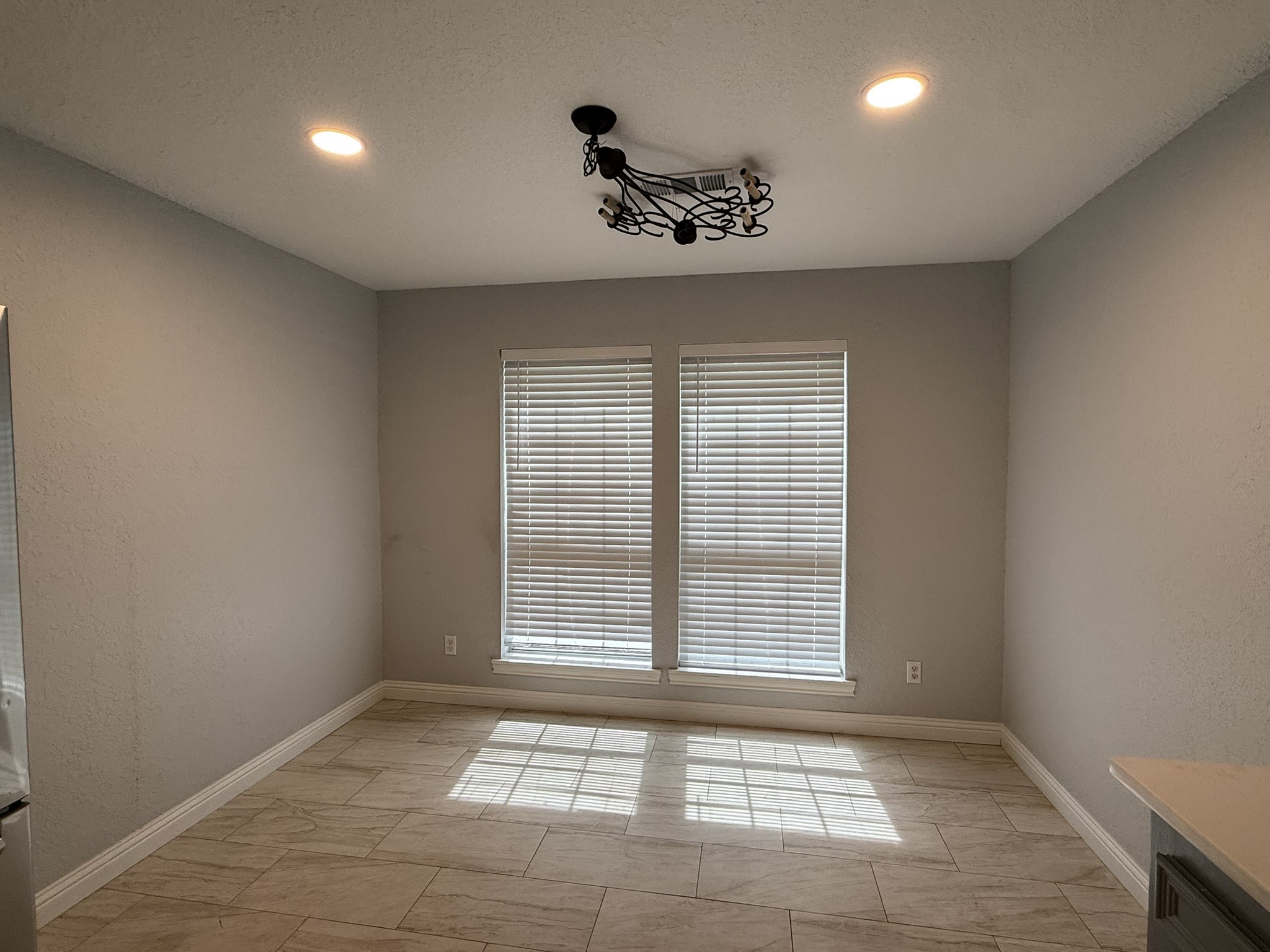5525 Main Street Santa Fe, TX 77510 - Photo 14 of 36 Virtually staged dining room.
