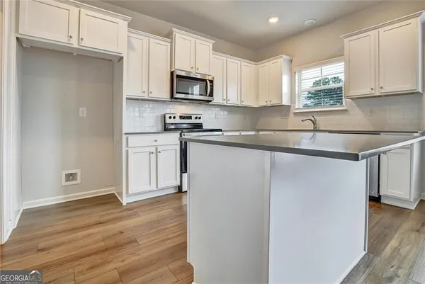 $394,000 | 417 Sawmill Trace, Hampton, GA 30228