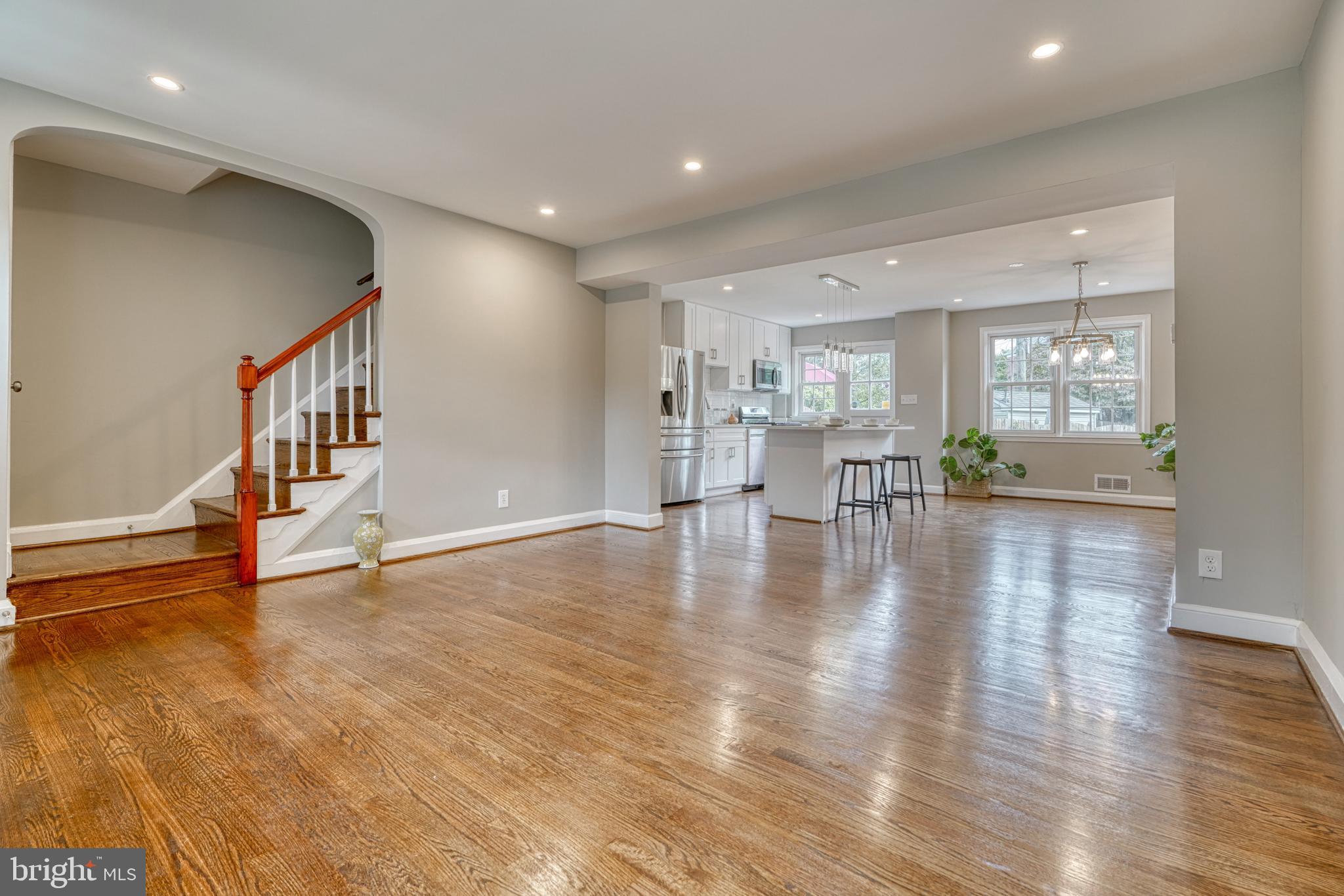 7041 Heathfield Road Baltimore, MD 21212 - Photo 4 of 45