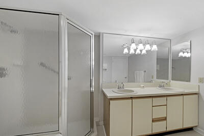 105 Half Moon Circle, Unit B1 Hypoluxo, FL 33462 - Photo 15 of 30 1_9