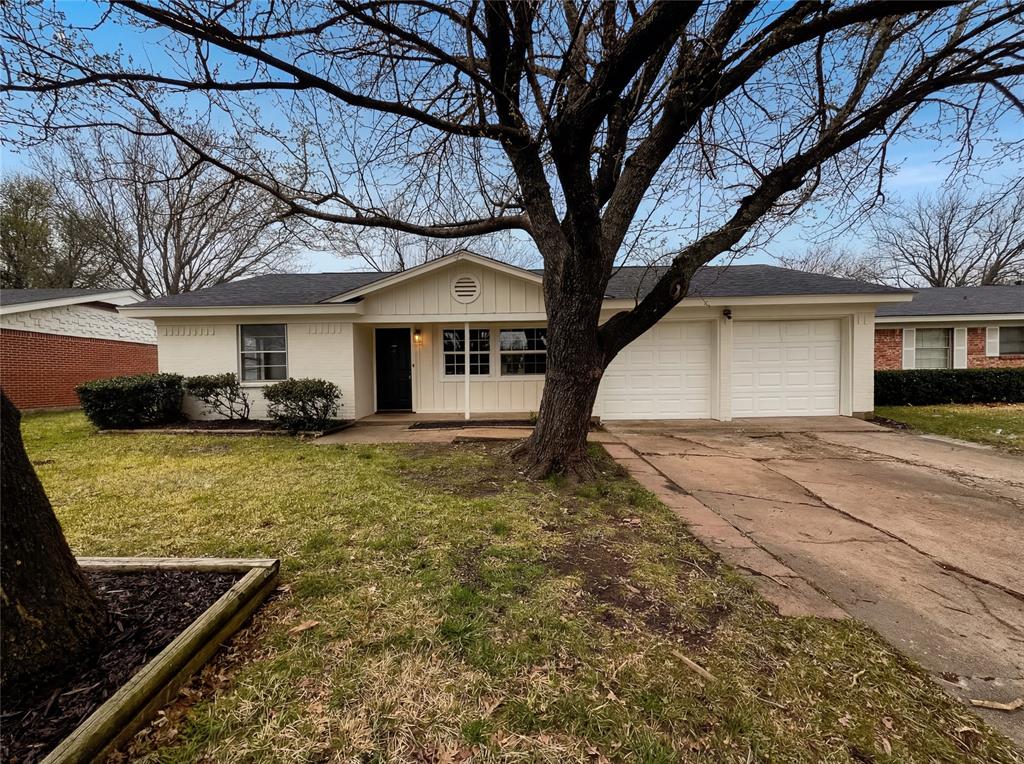 802 North Hughes Street Howe, TX 75459 - Photo 3 of 17